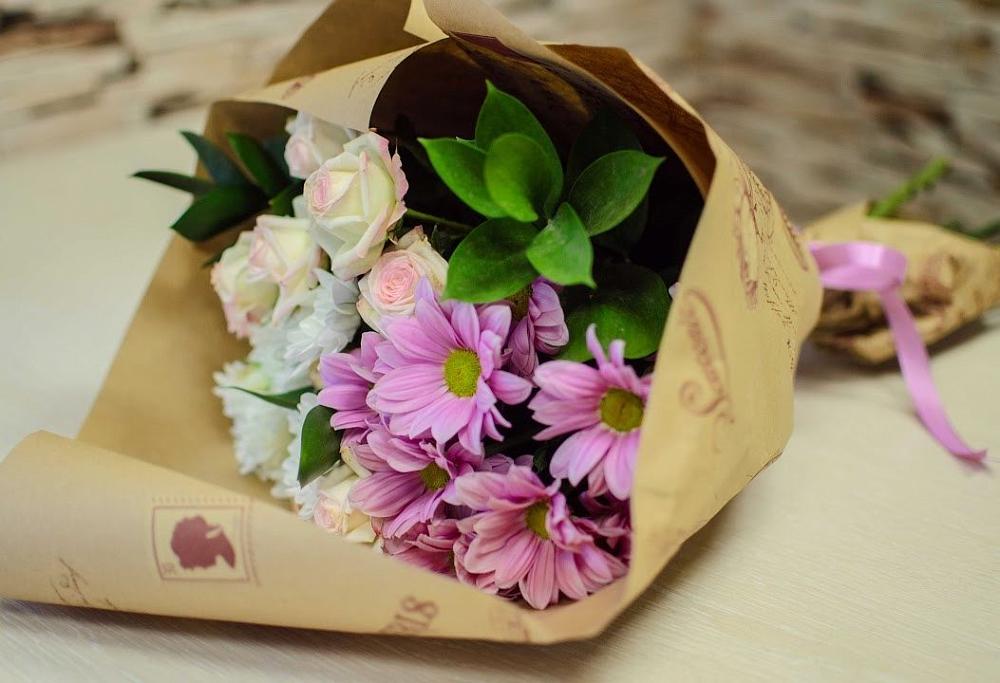 Букет цветов из: Розы и Хризантемы в Калаче-на-Дону