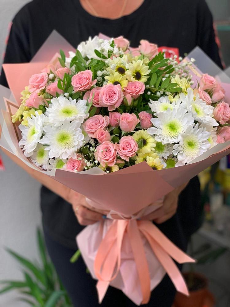 Букет цветов из: Розы и Хризантемы в Калаче-на-Дону