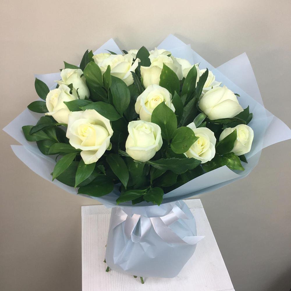 Букет 15 Белых роз Проуд в Калаче-на-Дону