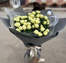 Букет Белые кустовые розы Солинеро в Калаче-на-Дону