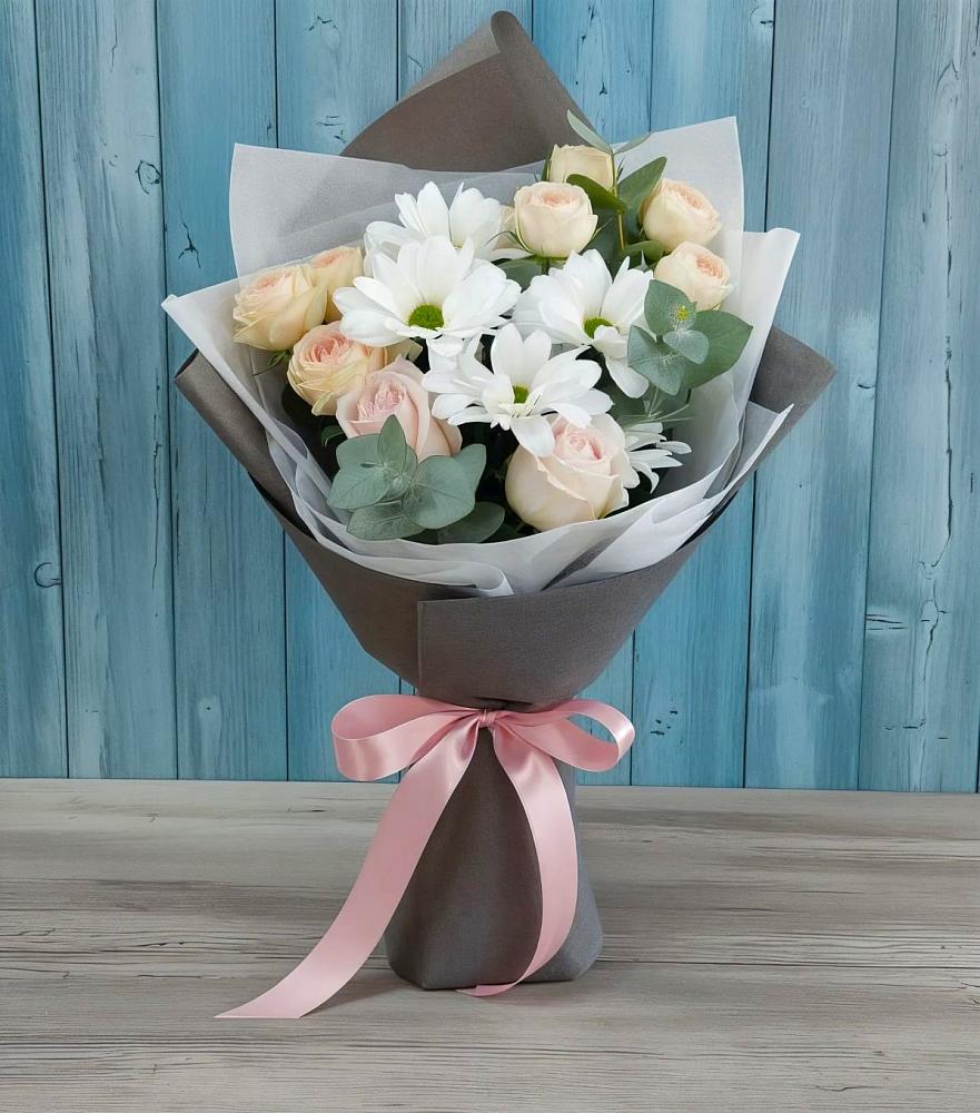 Букет цветов из: Хризантемы и Розы в Калаче-на-Дону