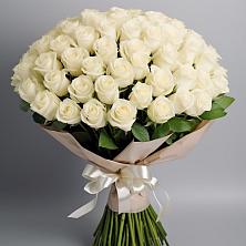 Букет 101 беля роза Белоснежка в Калаче-на-Дону