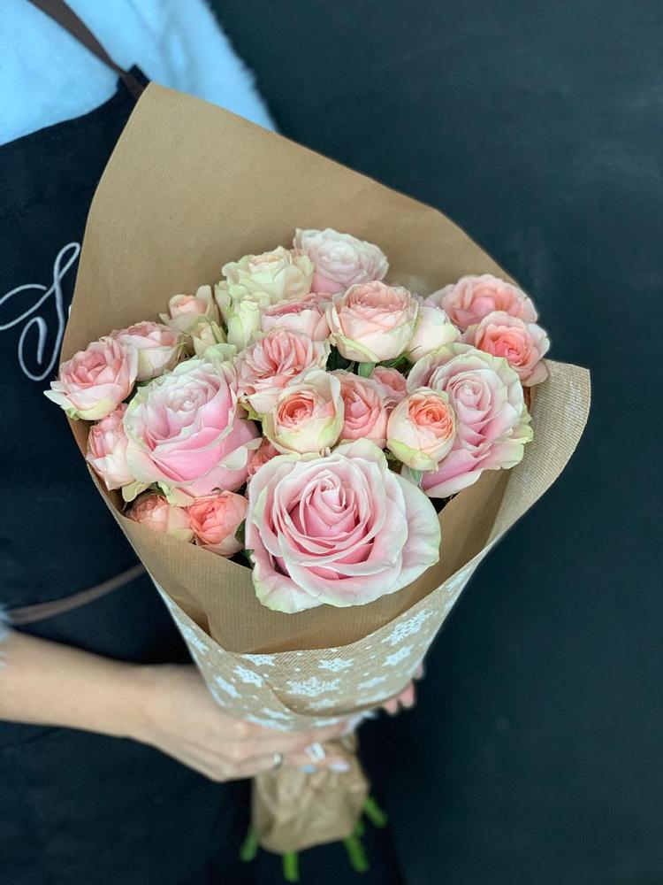 Букет цветов из: Хризантемы и Розы в Калаче-на-Дону