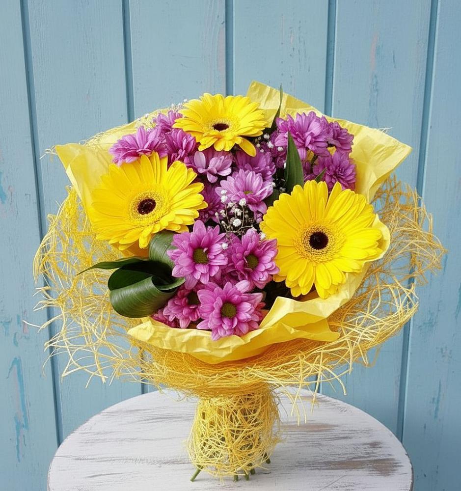 Букет цветов из: Хризантемы и Герберы в Калаче-на-Дону