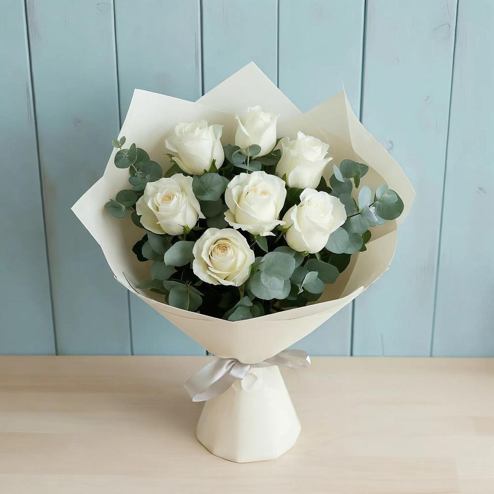 Букет Белые розы в Эвкалипте в Калаче-на-Дону