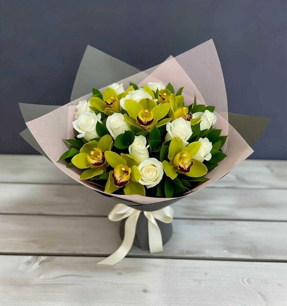 Букет цветов из: Орхидеи и Розы в Калаче-на-Дону