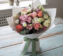 Букет цветов из:  Розы, Лизиантусы и Гвоздики в Калаче-на-Дону