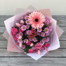 Букет цветов из:  Розы, Герберы и Хризантемы в Калаче-на-Дону