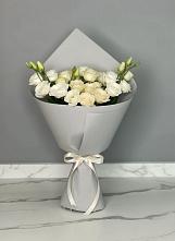 Букет цветов из:  Розы и Лизиантусы в Калаче-на-Дону